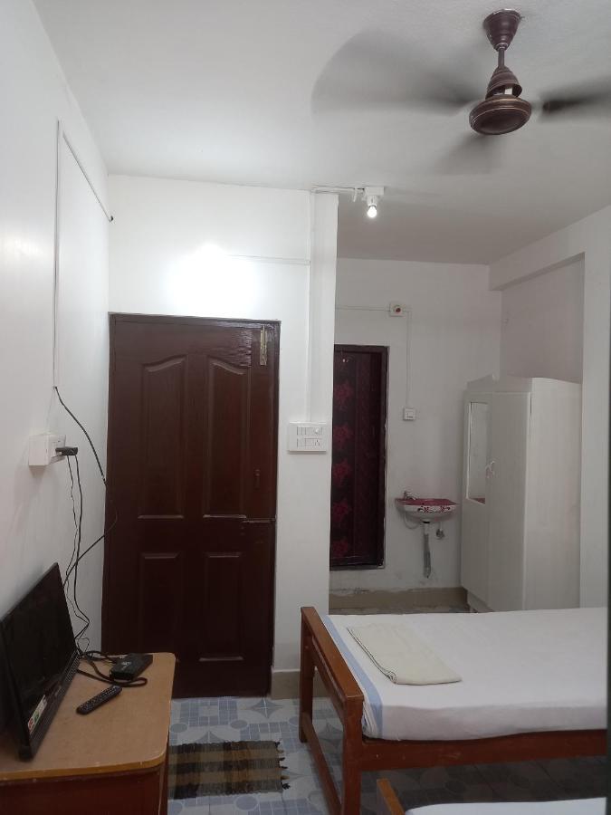Parisha Residency- Temple Side Hotel Chidambaram Εξωτερικό φωτογραφία