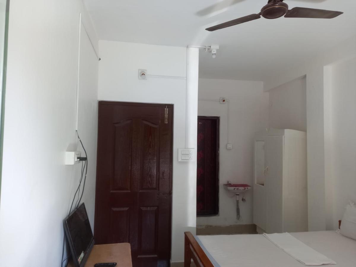 Parisha Residency- Temple Side Hotel Chidambaram Εξωτερικό φωτογραφία