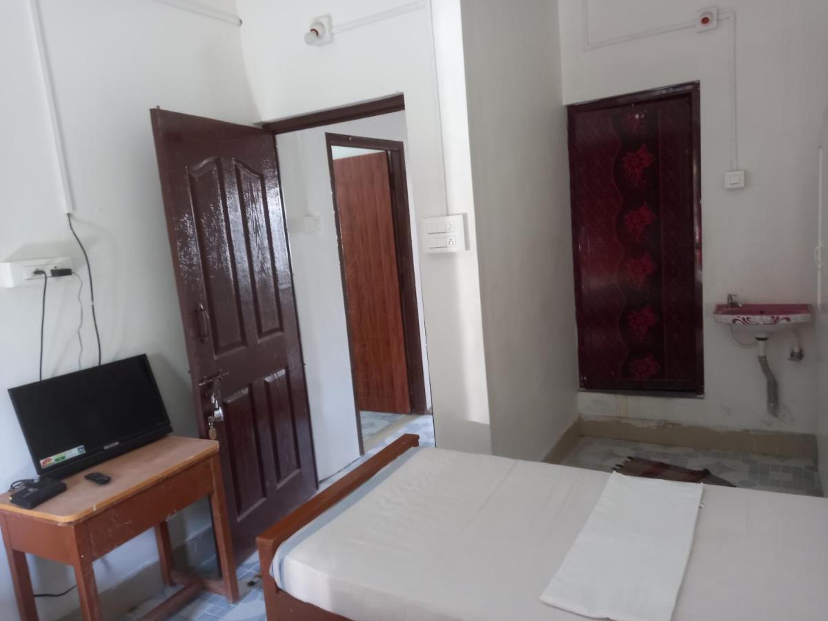 Parisha Residency- Temple Side Hotel Chidambaram Εξωτερικό φωτογραφία