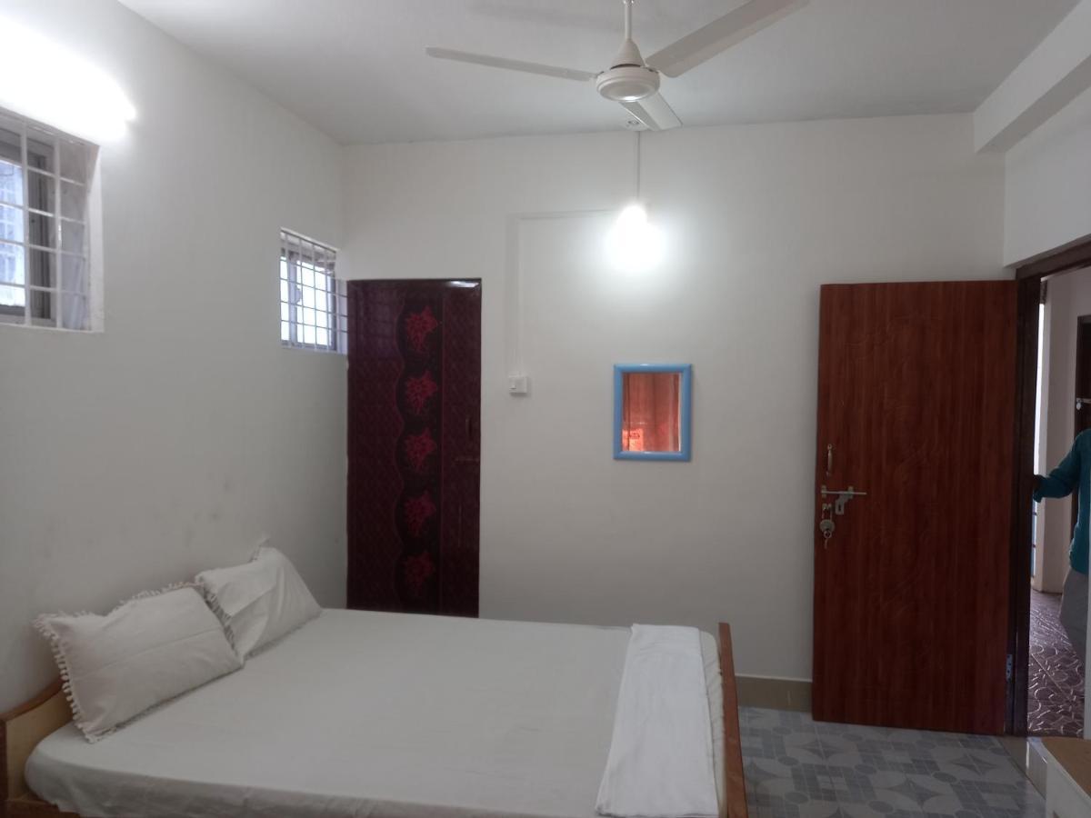 Parisha Residency- Temple Side Hotel Chidambaram Εξωτερικό φωτογραφία