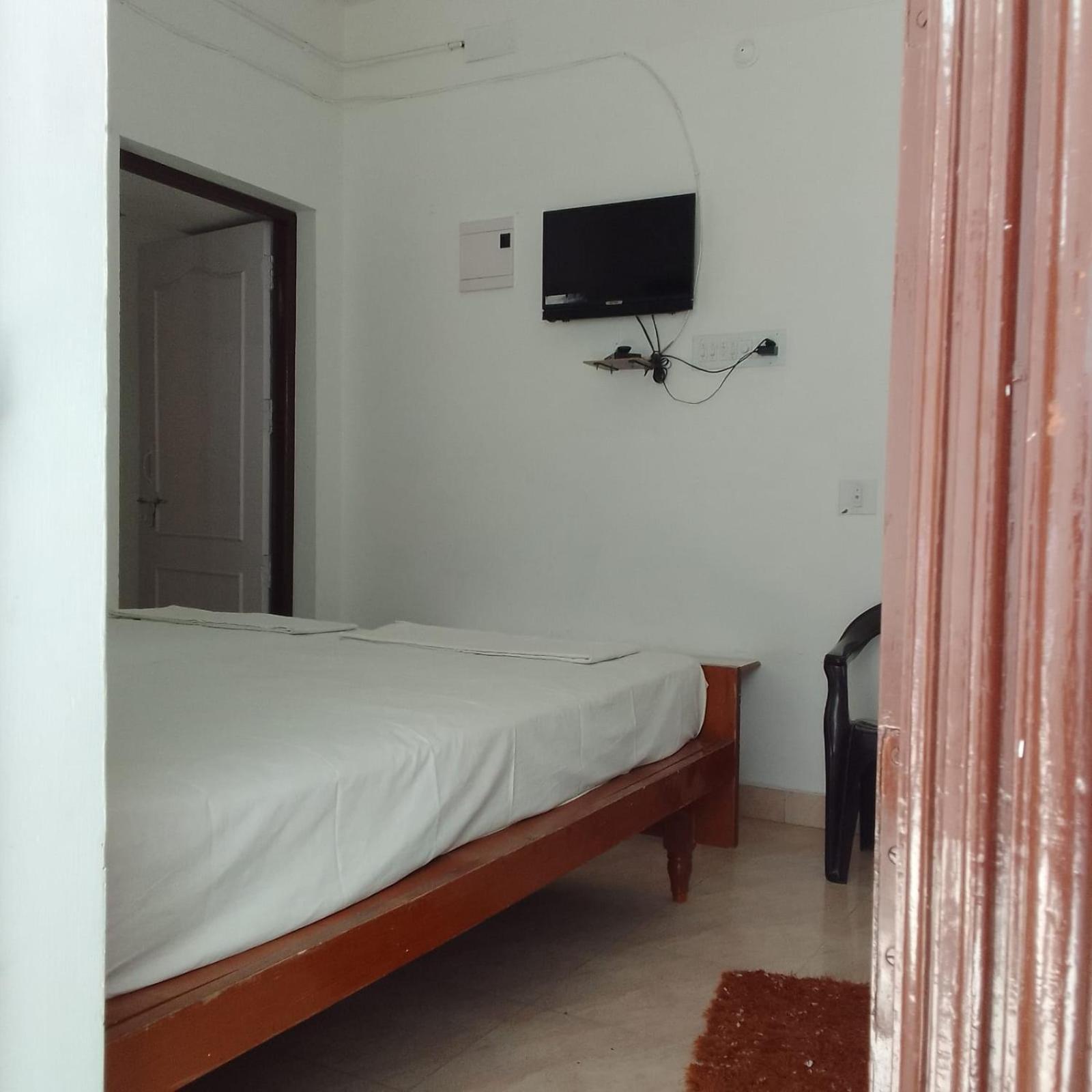 Parisha Residency- Temple Side Hotel Chidambaram Εξωτερικό φωτογραφία
